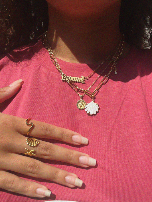HANDMADE ENAMEL SHELL NECKLACE