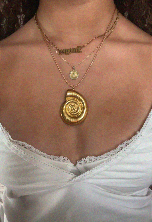 GOLDEN CONCH NECKLACE